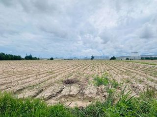出售 土地 在 Pluak Daeng, Rayong