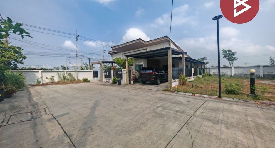 À vendre 2 chambres maison de ville à Phan Thong, Chonburi
