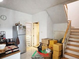 Casa adosada en venta de 3 habitaciones en Lat Phrao, Bangkok