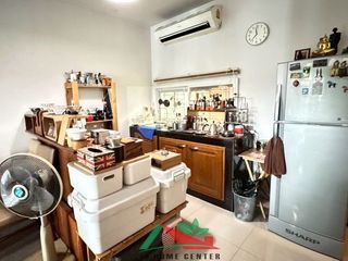 Casa adosada en venta de 3 habitaciones en Lat Phrao, Bangkok