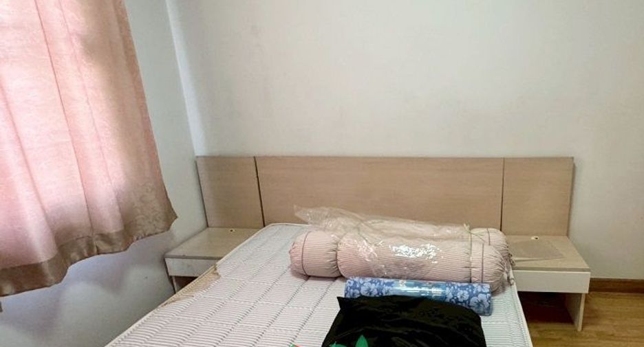 出售 3 卧室 联排别墅 在 Lat Phrao, 曼谷