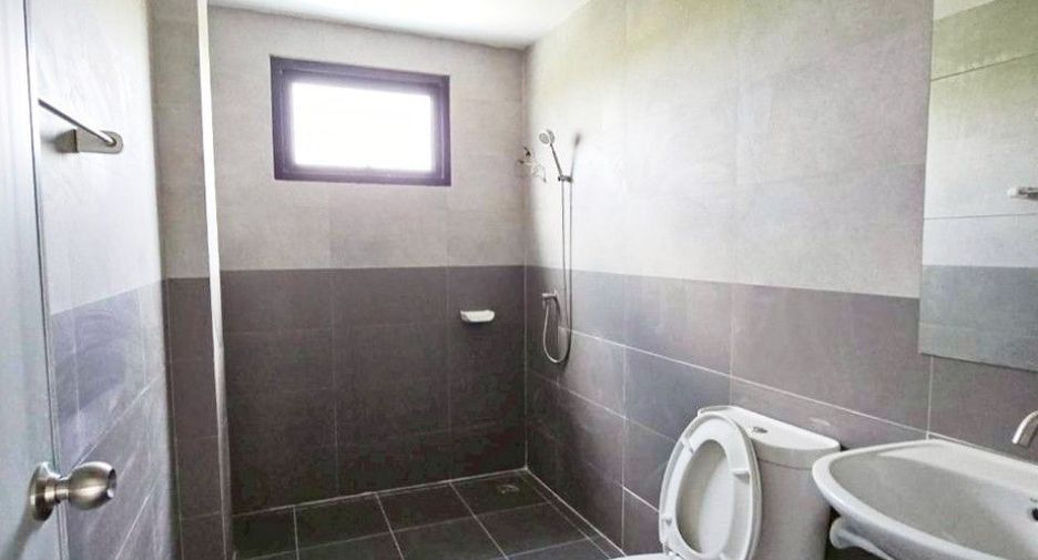 Продажа 3 спальни дом в Phan Thong, Чонбури