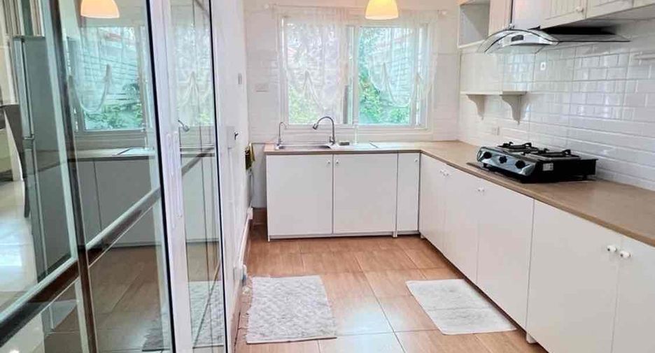 Haus zur Miete mit 3 Zimmer in Lat Krabang, Bangkok