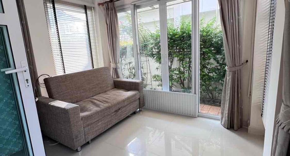 Haus zur Miete mit 3 Zimmer in Lat Krabang, Bangkok