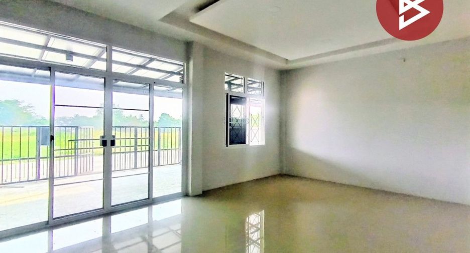 For sale 2 bedrooms townhouse in Mueang Nakhon Pathom, Nakhon Pathom