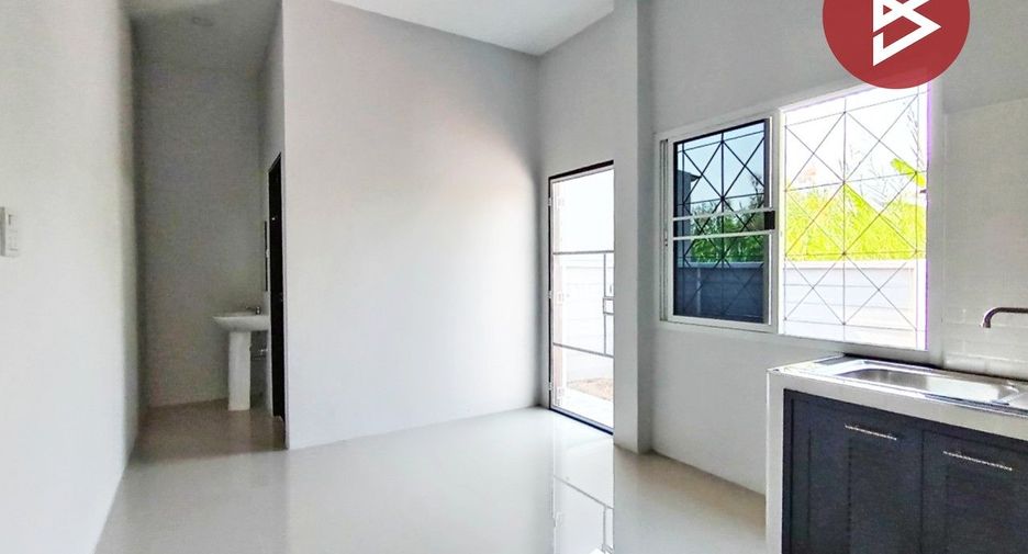 For sale 2 bedrooms townhouse in Mueang Nakhon Pathom, Nakhon Pathom