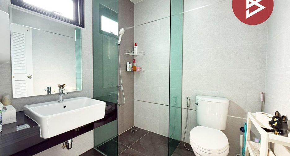 For sale 3 bedrooms townhouse in Phra Samut Chedi, Samut Prakan