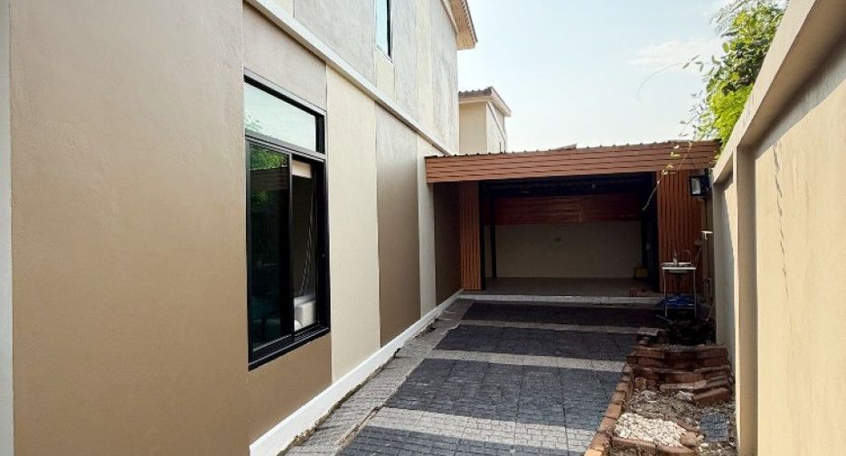 For sale 3 bedrooms townhouse in Phra Samut Chedi, Samut Prakan