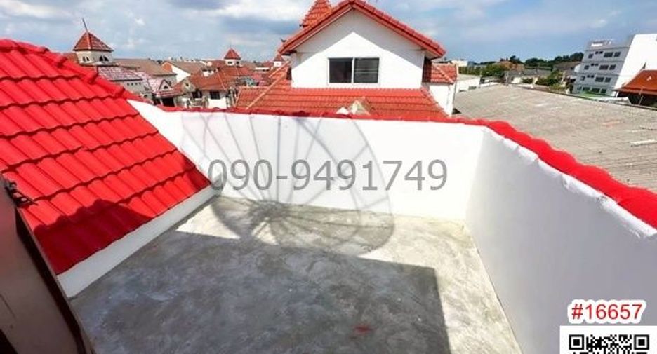 Casa adosada en alquiler de 5 habitaciones en Phra Khanong, Bangkok