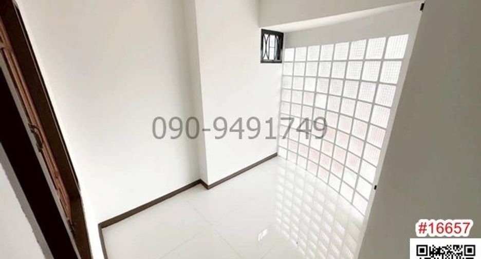Casa adosada en alquiler de 5 habitaciones en Phra Khanong, Bangkok