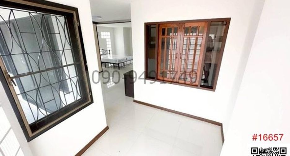 Casa adosada en alquiler de 5 habitaciones en Phra Khanong, Bangkok