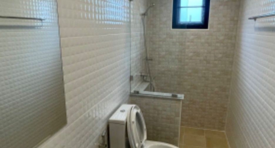 For sale 4 bedrooms house in Bang Pakong, Chachoengsao