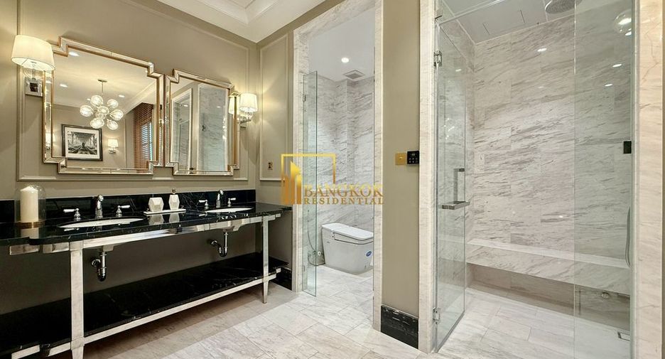 For sale 4 ベッドルーム villa in Watthana, Bangkok
