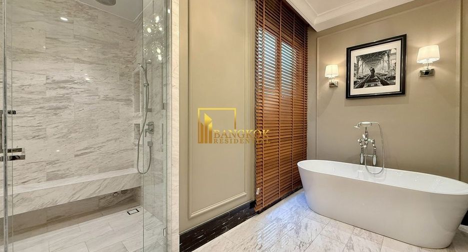 For sale 4 ベッドルーム villa in Watthana, Bangkok