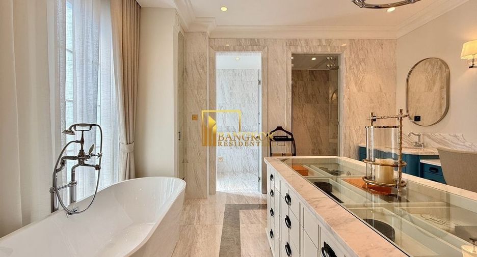 For sale 4 ベッドルーム villa in Watthana, Bangkok