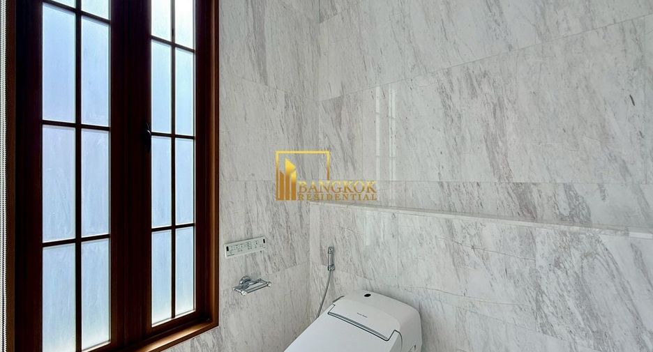 For sale 4 ベッドルーム villa in Watthana, Bangkok