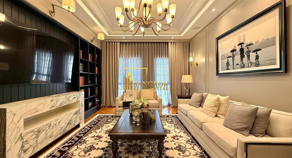 For sale 4 ベッドルーム villa in Watthana, Bangkok