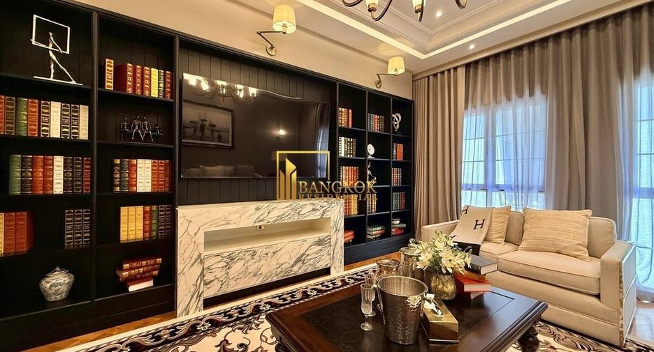 For sale 4 ベッドルーム villa in Watthana, Bangkok