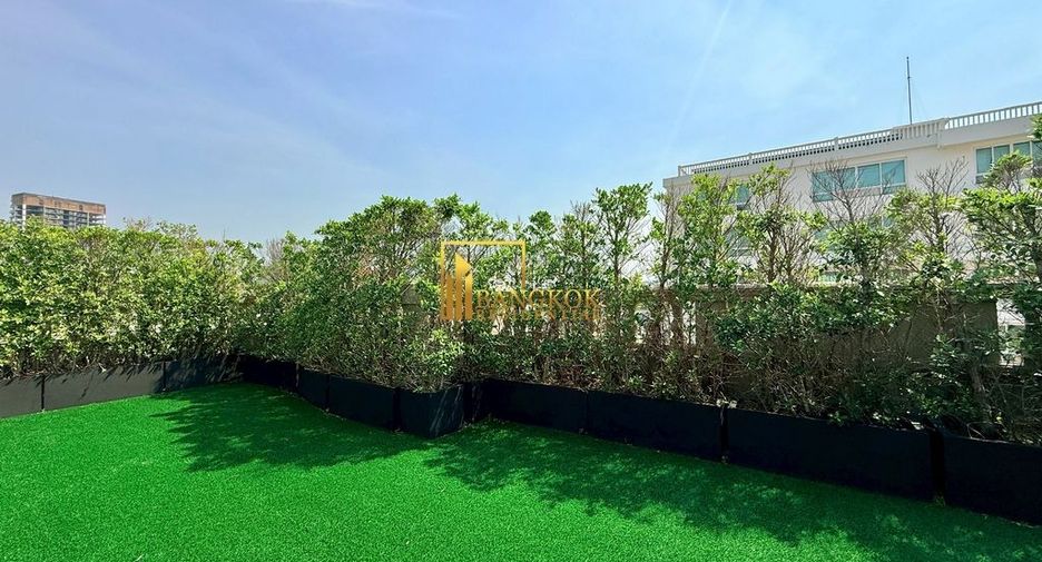 For sale 4 ベッドルーム villa in Watthana, Bangkok