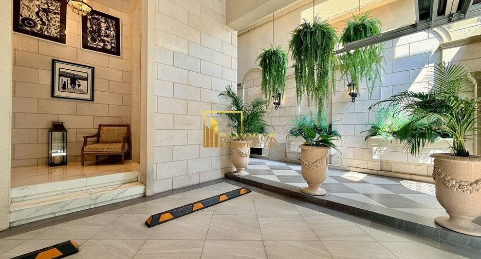 For sale 4 ベッドルーム villa in Watthana, Bangkok