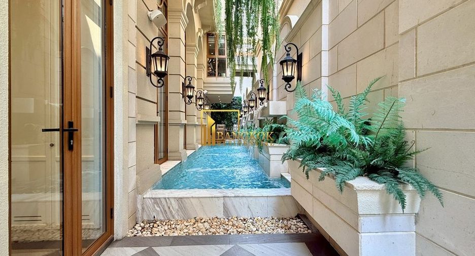 For sale 4 ベッドルーム villa in Watthana, Bangkok