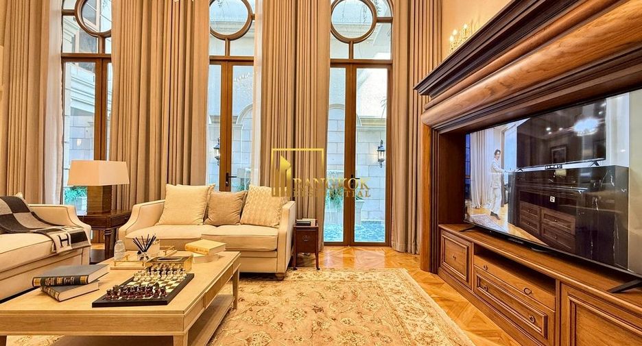 For sale 4 ベッドルーム villa in Watthana, Bangkok