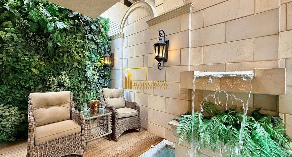For sale 4 ベッドルーム villa in Watthana, Bangkok