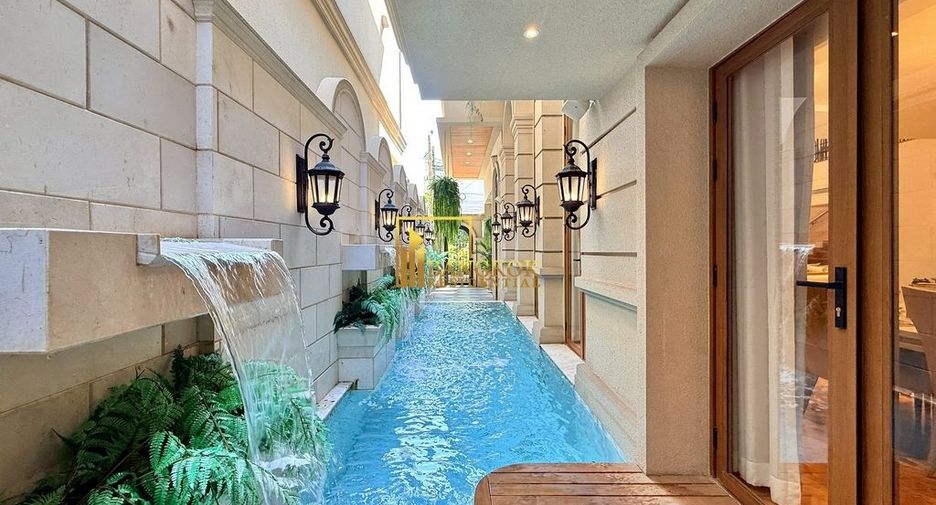 For sale 4 ベッドルーム villa in Watthana, Bangkok