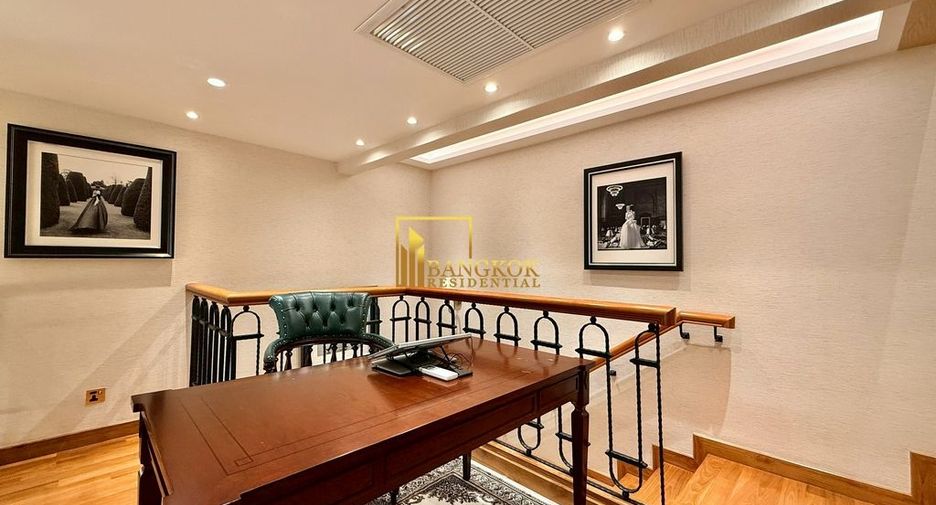 For sale 4 ベッドルーム villa in Watthana, Bangkok