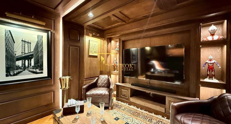 For sale 4 ベッドルーム villa in Watthana, Bangkok