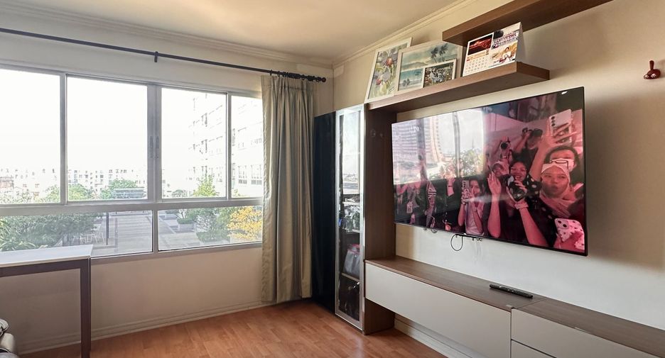 For sale 2 bedrooms condo in Bang Kapi, Bangkok