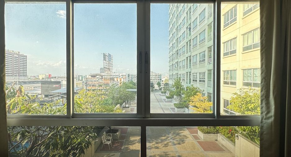 For sale 2 bedrooms condo in Bang Kapi, Bangkok