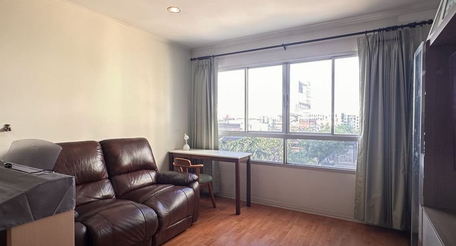 For sale 2 bedrooms condo in Bang Kapi, Bangkok