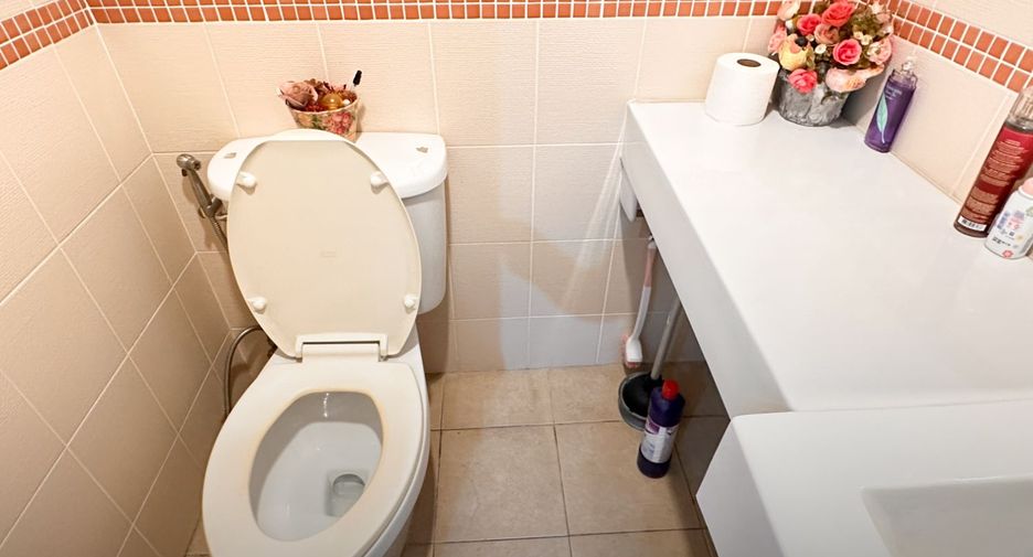 For sale 2 bedrooms condo in Bang Kapi, Bangkok