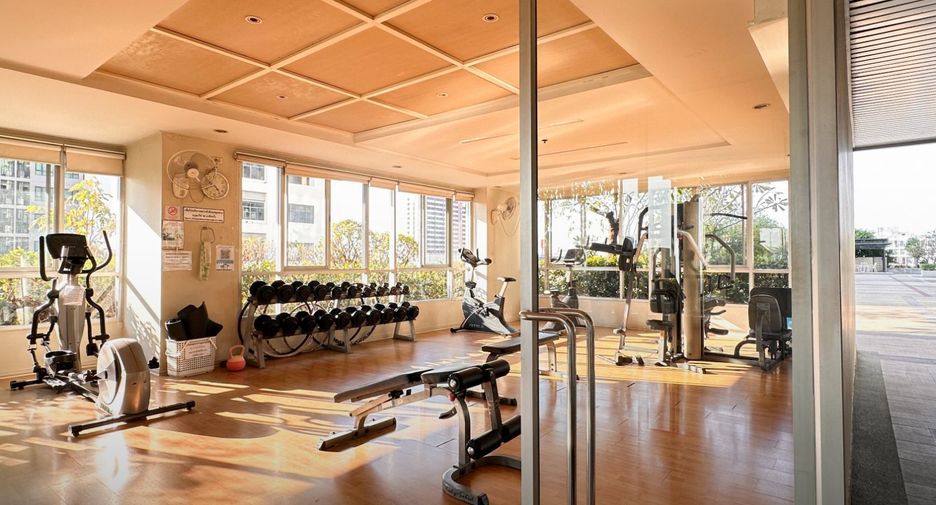 For sale 2 bedrooms condo in Bang Kapi, Bangkok