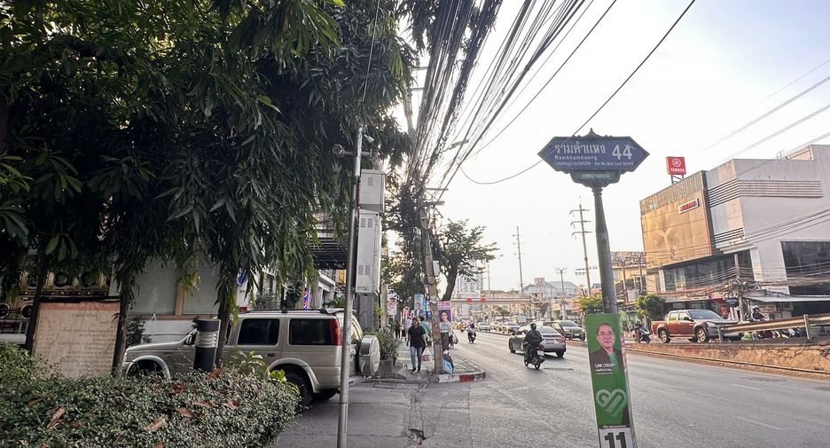 For sale 2 bedrooms condo in Bang Kapi, Bangkok
