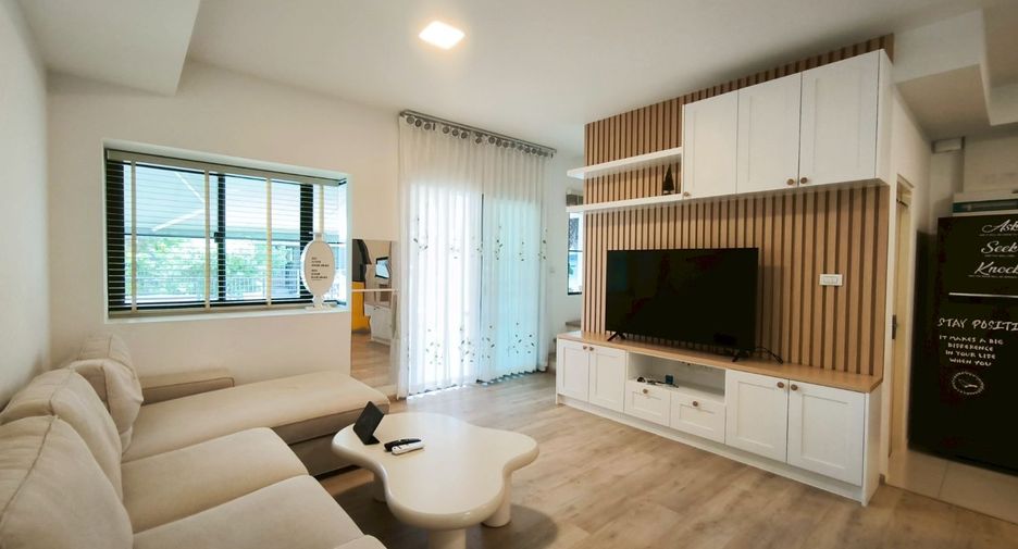 For rent 3 bedrooms townhouse in Bang Phli, Samut Prakan