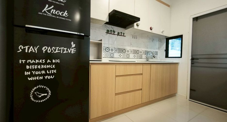 For rent 3 bedrooms townhouse in Bang Phli, Samut Prakan