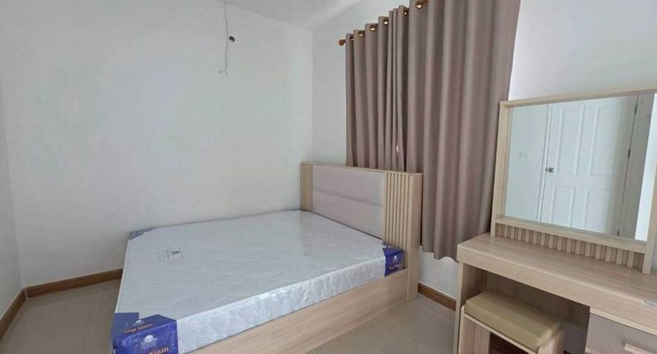 À vendre 3 chambres maison de ville à Si Racha, Chonburi