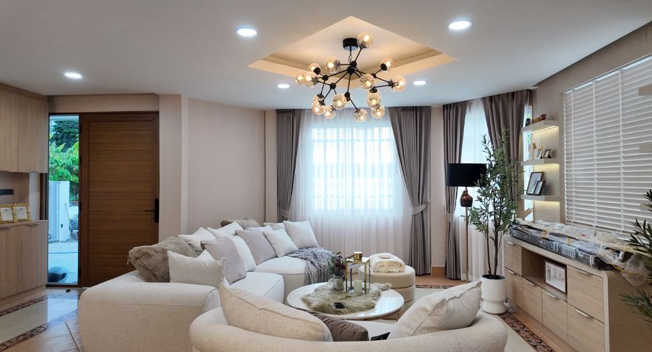 For sale 4 bedrooms villa in Bang Lamung, Chonburi