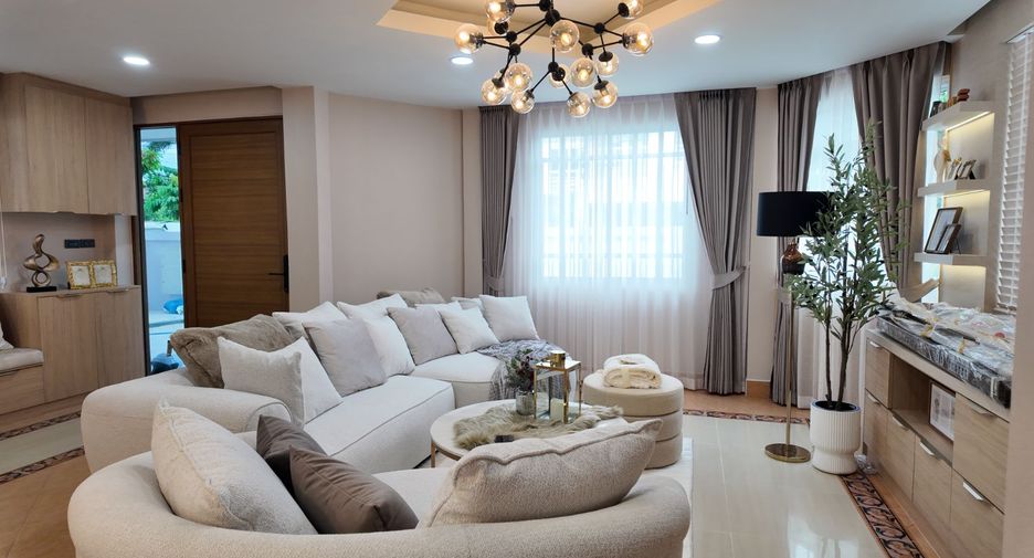 For sale 4 bedrooms villa in Bang Lamung, Chonburi