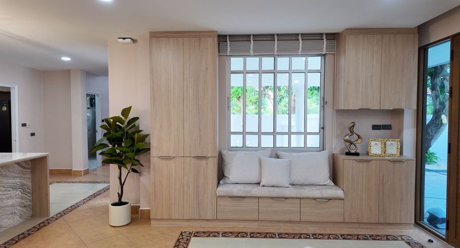 For sale 4 bedrooms villa in Bang Lamung, Chonburi