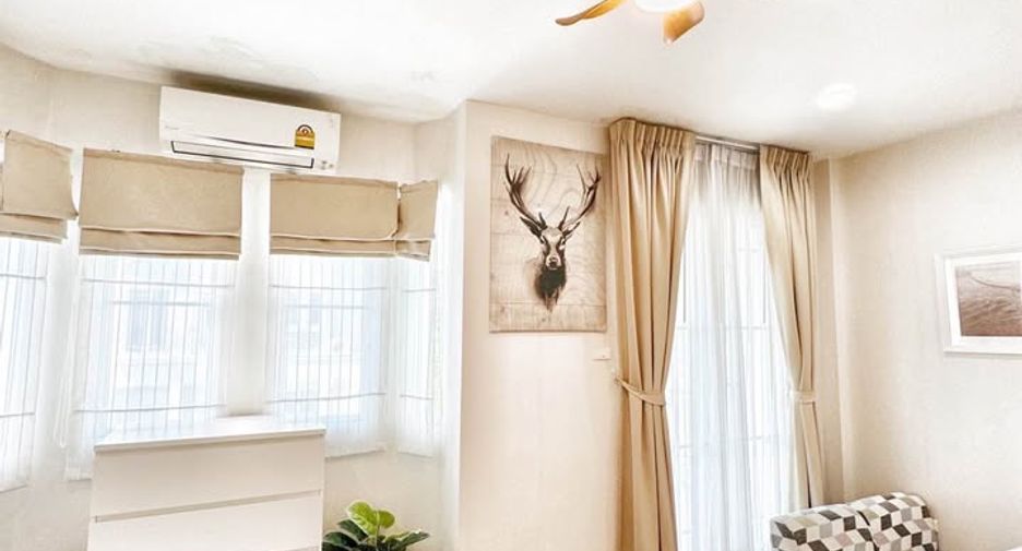 Reihenhaus zur Miete mit 3 Zimmer in Phra Khanong, Bangkok