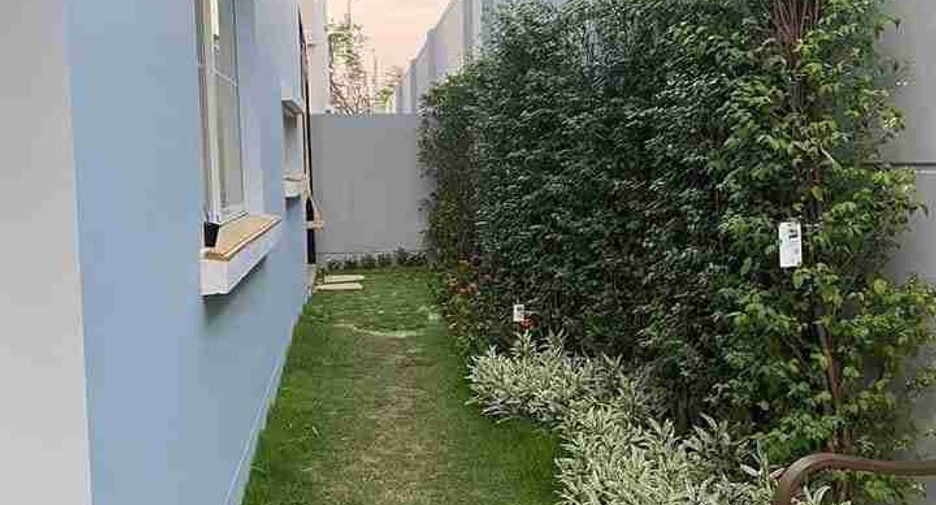 For rent 2 bedrooms townhouse in Prawet, Bangkok