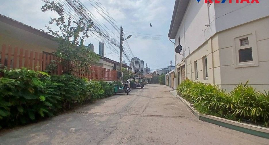 For rent 3 bedrooms house in Bang Lamung, Chonburi