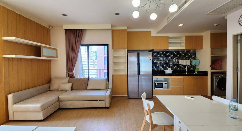 For rent 3 bedrooms condo in Khlong Toei, Bangkok