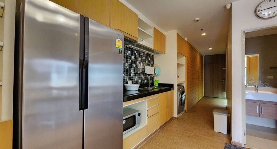 For rent 3 bedrooms condo in Khlong Toei, Bangkok