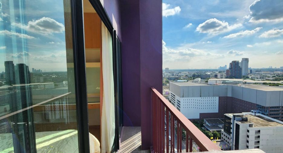 For rent 3 bedrooms condo in Khlong Toei, Bangkok