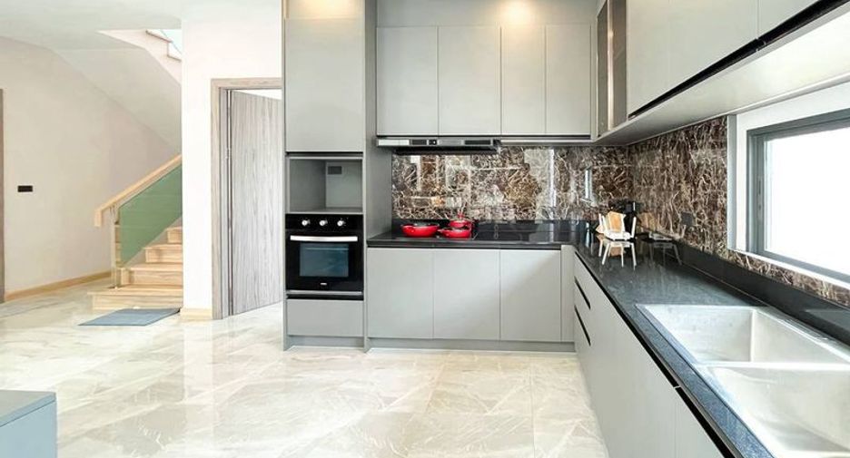 Villa en venta de 4 habitaciones en Bang Lamung, Chonburi