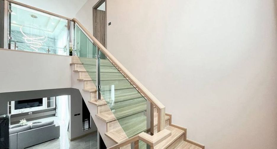Villa en venta de 4 habitaciones en Bang Lamung, Chonburi